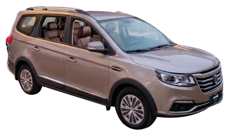 Dongfeng New SX6 arena, de tres cuartos por delante, con la carrocería completa