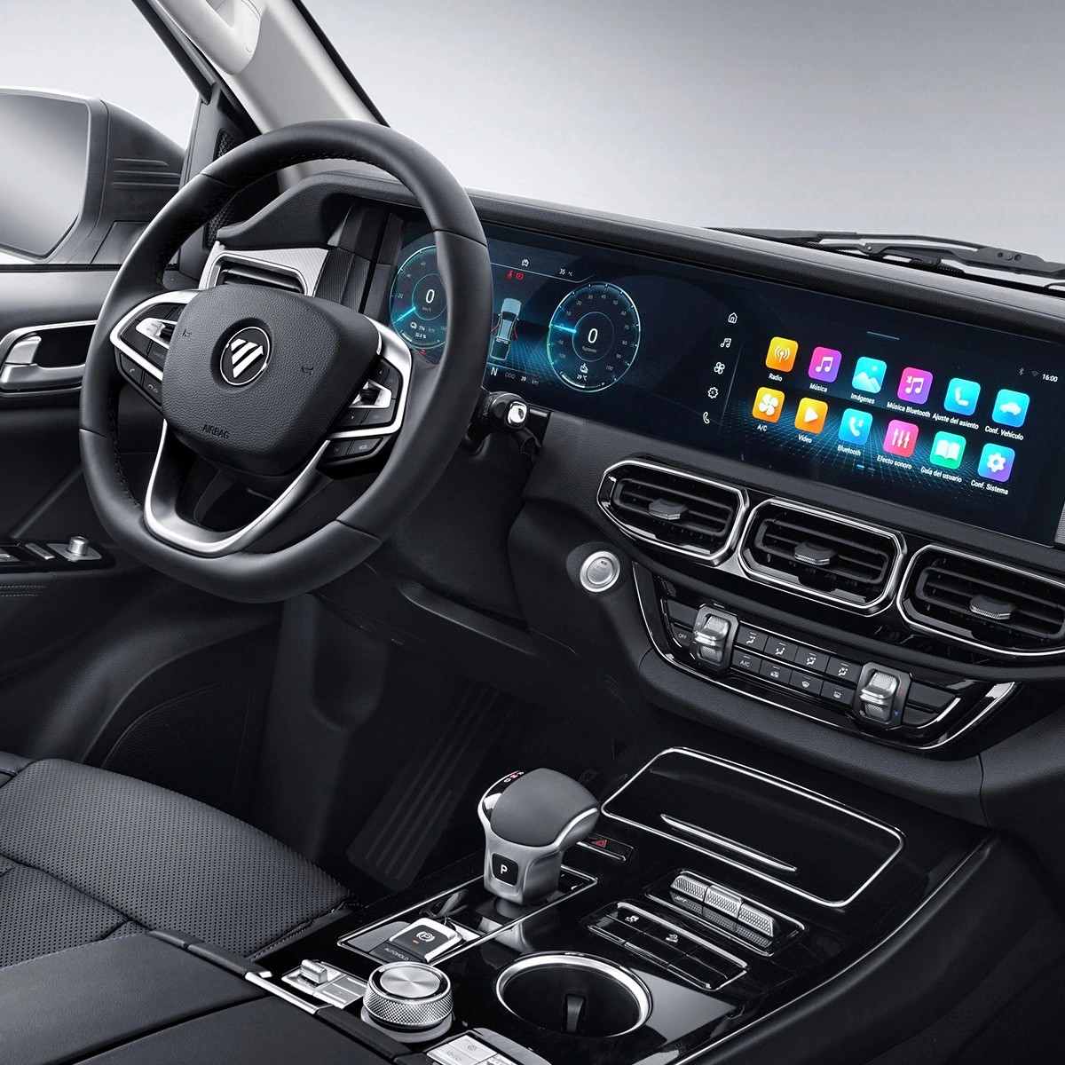 Volante, sinóptico electrónico y pantalla de la Foton G7 EV con su interfaz en español, fotografía oficial de CIDEF