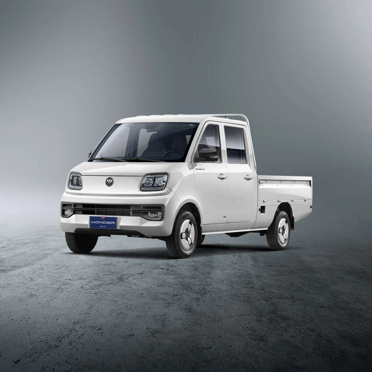 Foton Wonder Cabina Doble blanca de cuatro puertas con plataforma, fotografía oficial de CIDEF Chile